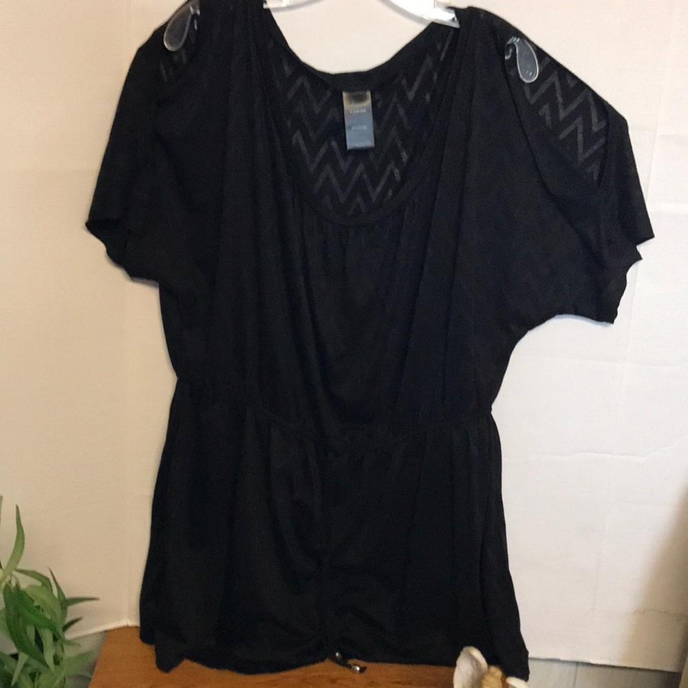 Catalina Cold Shoulder Top